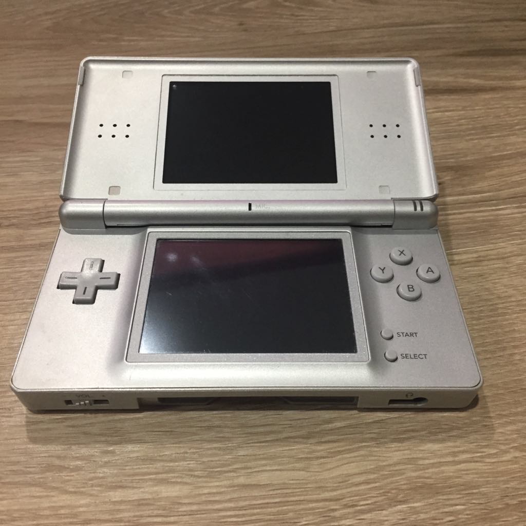 Nintendo DS Lite in Silver high quality