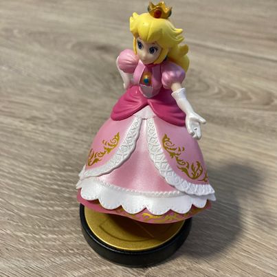 Peach Amiibo