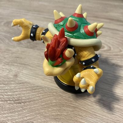 Bowser Amiibo