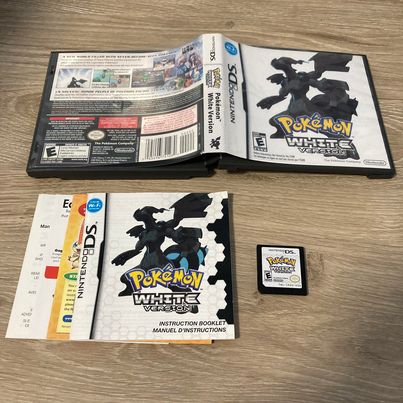 Pokemon White Nintendo DS